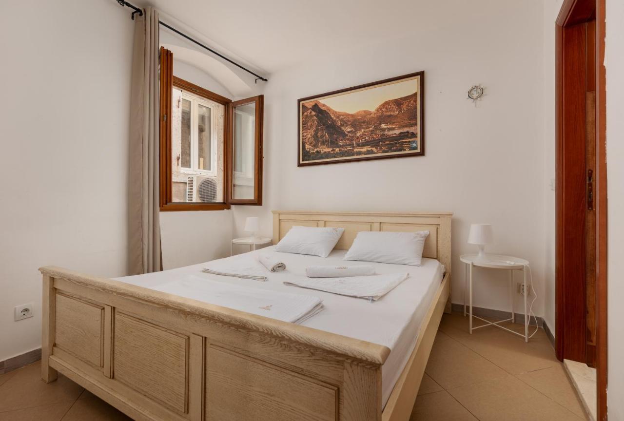Apartment Amigo 2 Old Town Kotor Luaran gambar